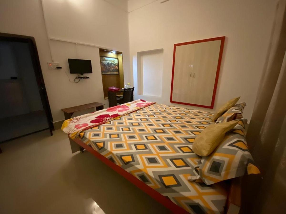 The Sunaina Hotel Benares Buitenkant foto