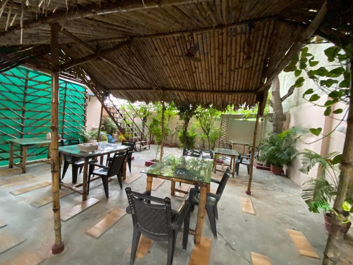The Sunaina Hotel Benares Buitenkant foto