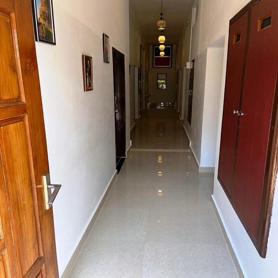 The Sunaina Hotel Benares Buitenkant foto