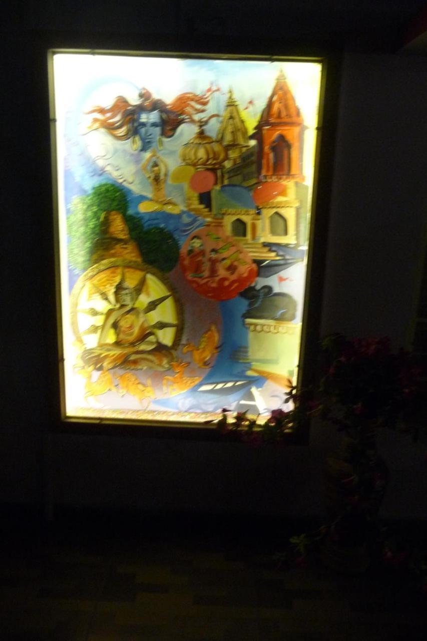 The Sunaina Hotel Benares Buitenkant foto