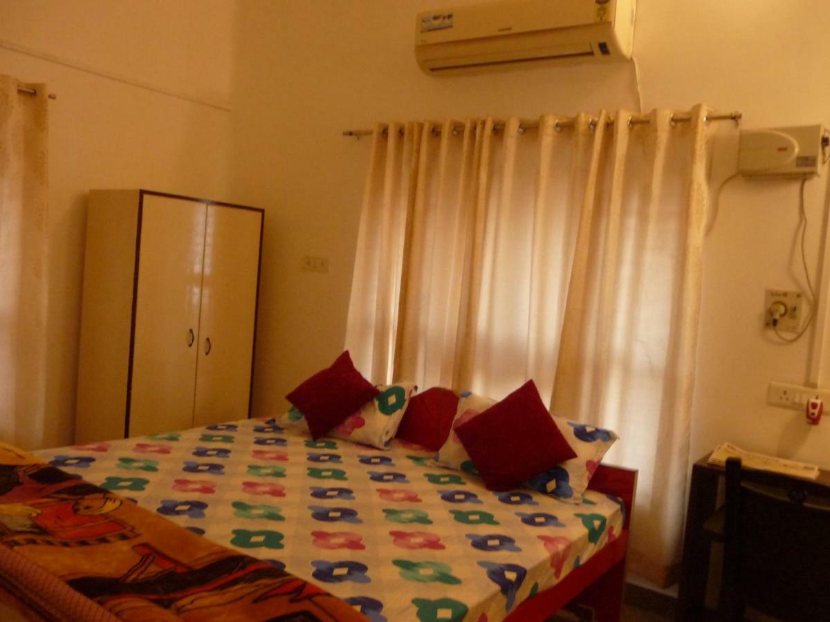 The Sunaina Hotel Benares Buitenkant foto